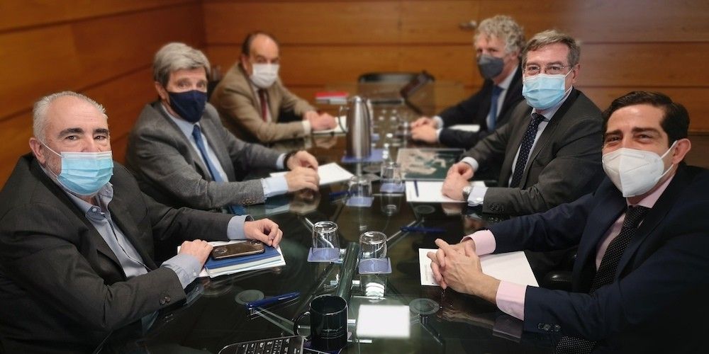 Reunion puertos Sevilla y Valencia