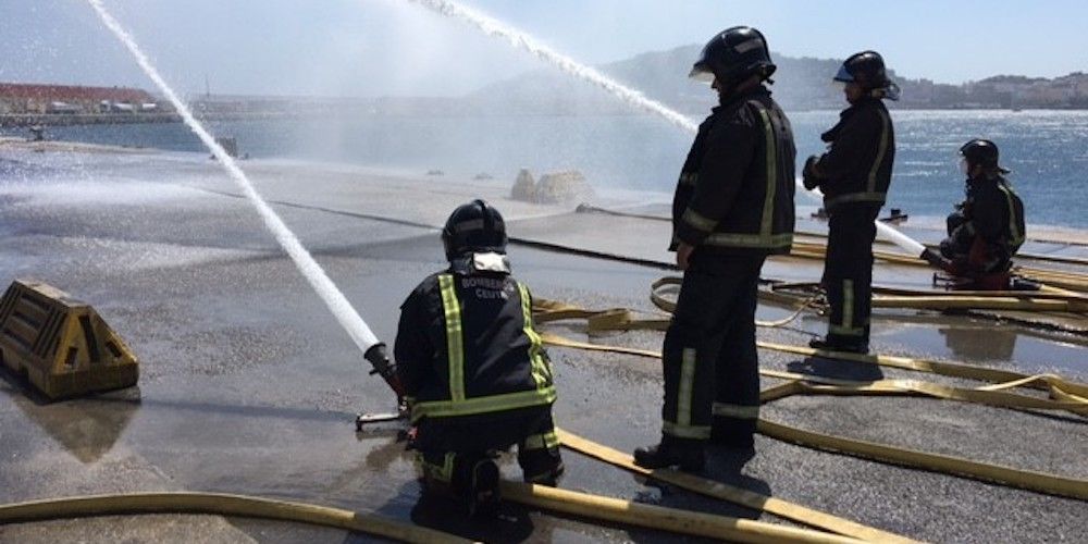 bomberos puerto ceuta