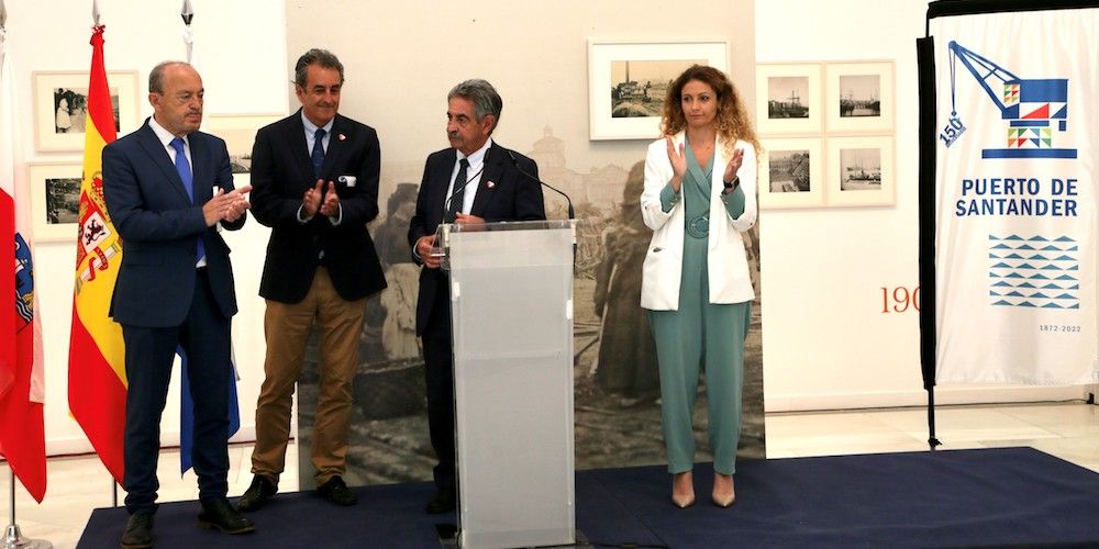 Inauguracion exposicion puerto Santander