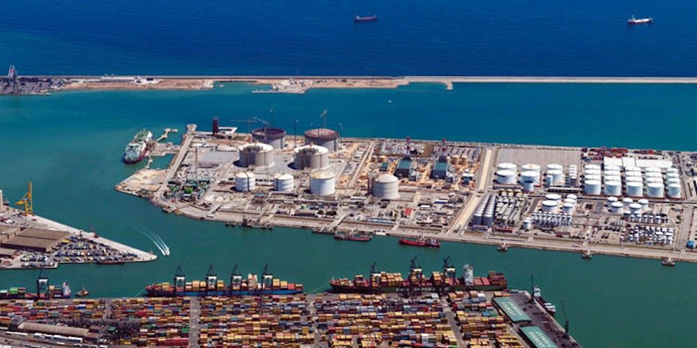 vista aerea muelle energia puerto barcelona