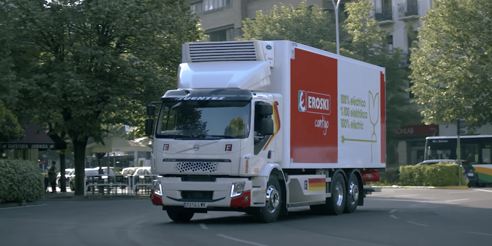 camion electrico Eroski por Pamplona