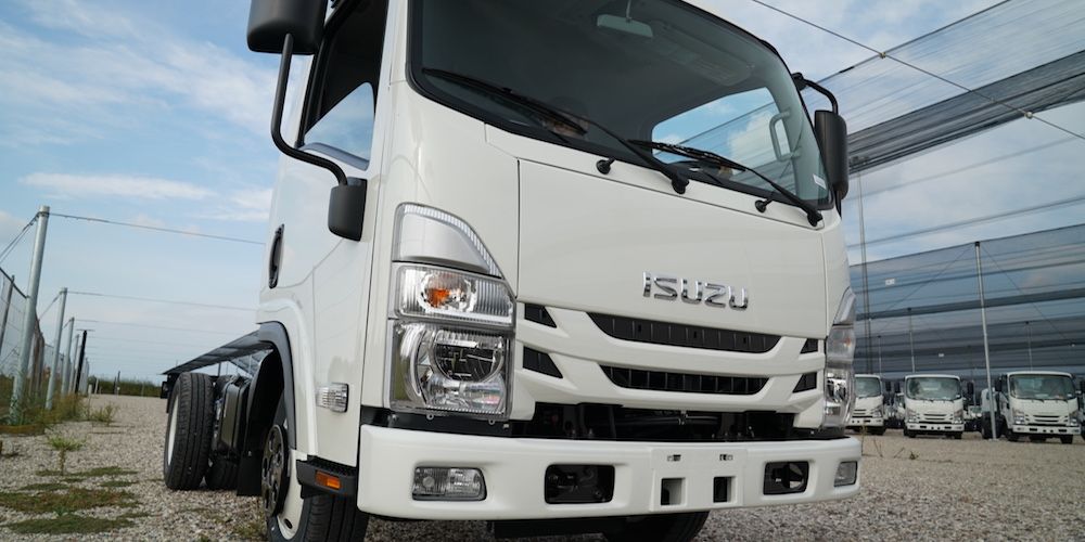 Camion Isuzu M27