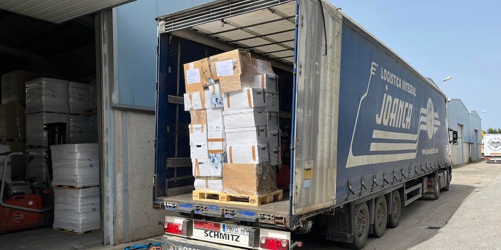 camion joanca cargado lonas