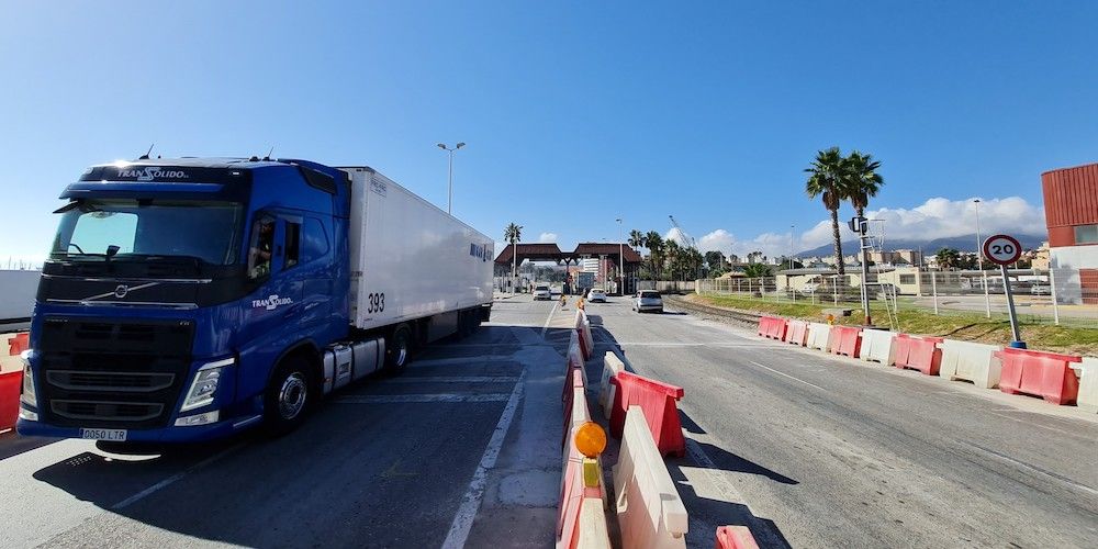 camion en acceso sur puerto algeciras