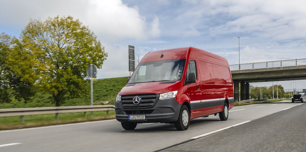 Aktuelle Versuchsfahrt ergibt: 475 Kilometer von Stuttgart nach München und zurück mit nur einer Akkuladung – der neue Mercedes-Benz eSprinter besticht durch Effizienz, Reichweite & Ladevolumen

Current test drive demonstrates: 475 kilometres from Stut