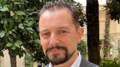 Adrian Fernandez Fundacion Ferrocarriles