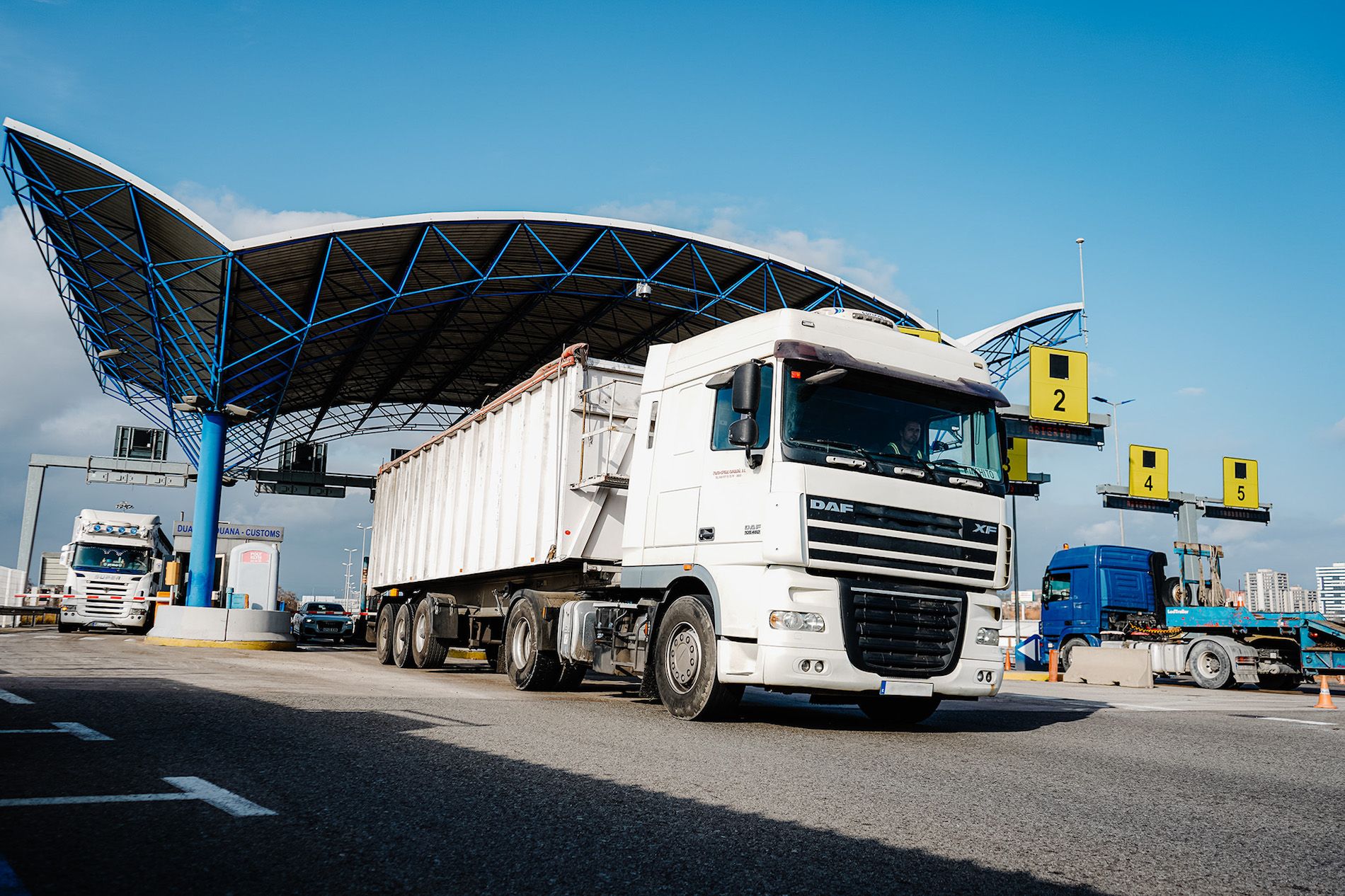 Un total de 952.832 camiones han entrado y salido del puerto de Tarragona en el año 2023
