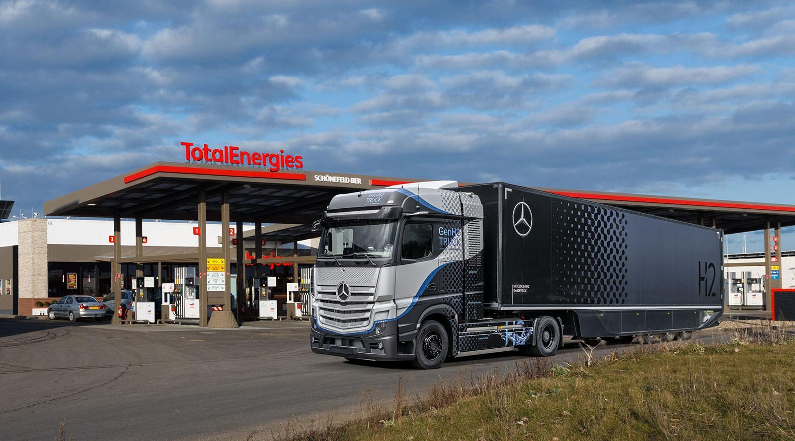 Camion en estacion TotalEnergies hidrogeno