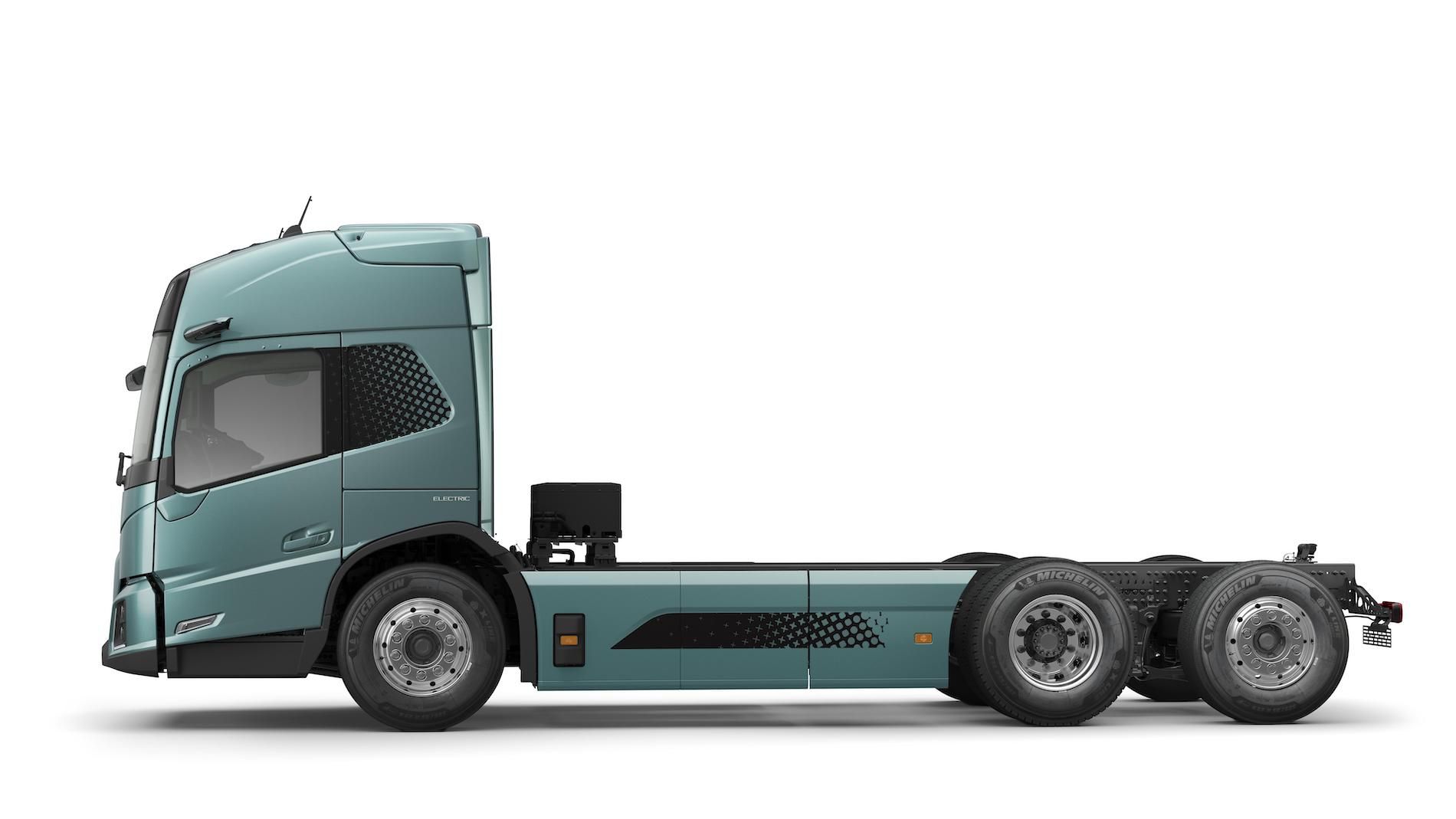 Volvo FM piso bajo lateral