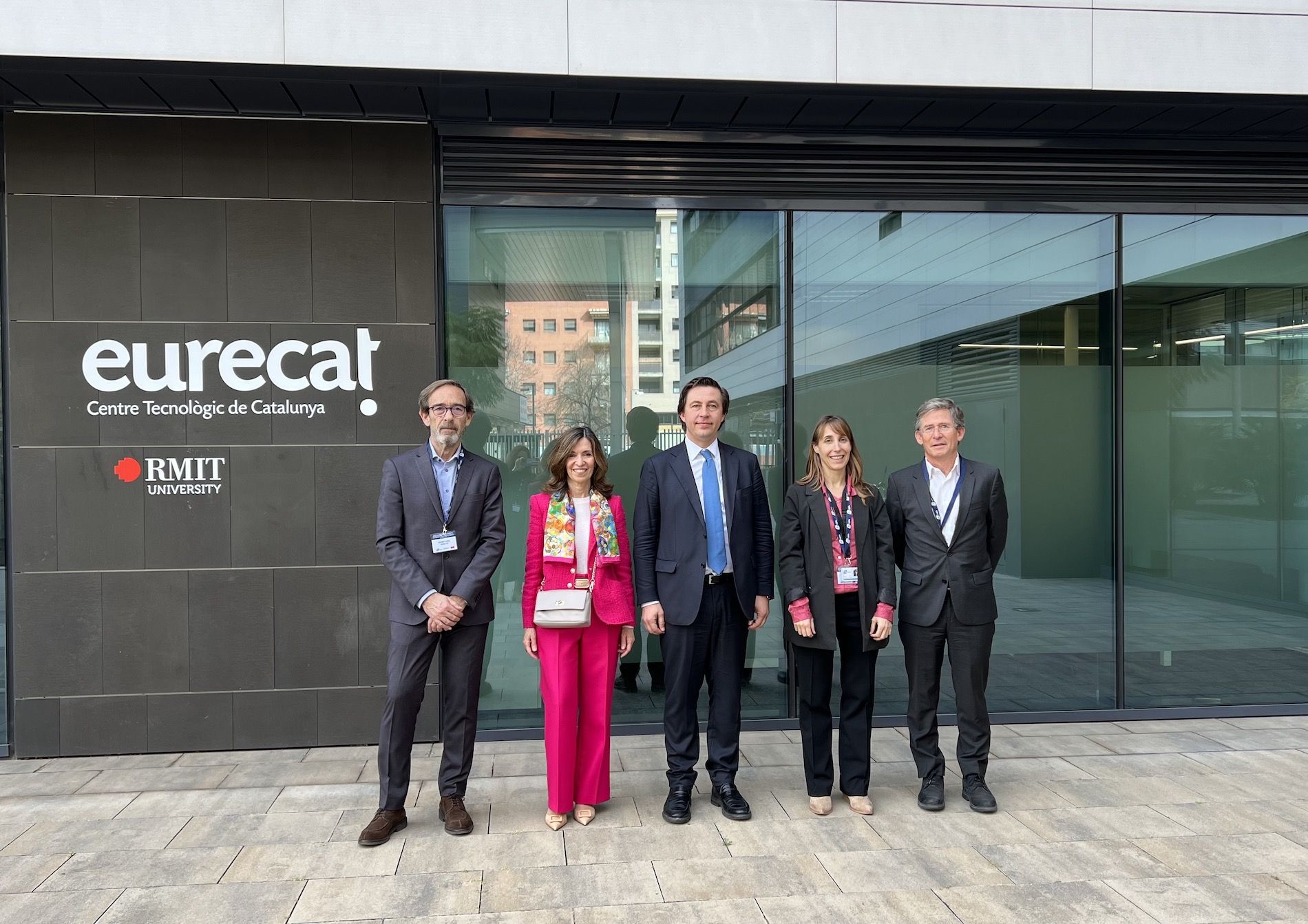 Xavier López, Ana González, Ramón García, Gisèle Muñoz y Carles Fradera en la inauguración de la nueva sede del CEL en Barcelona.