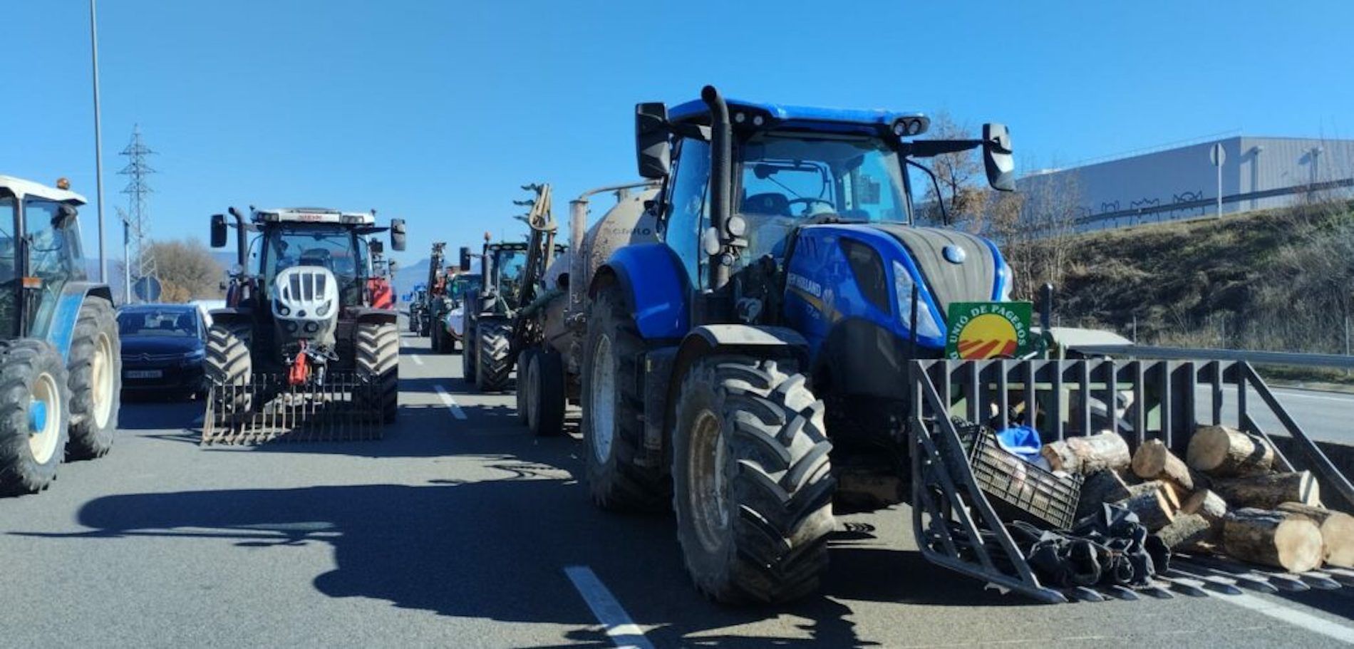 tractores unio pagesos corte carretera cataluña