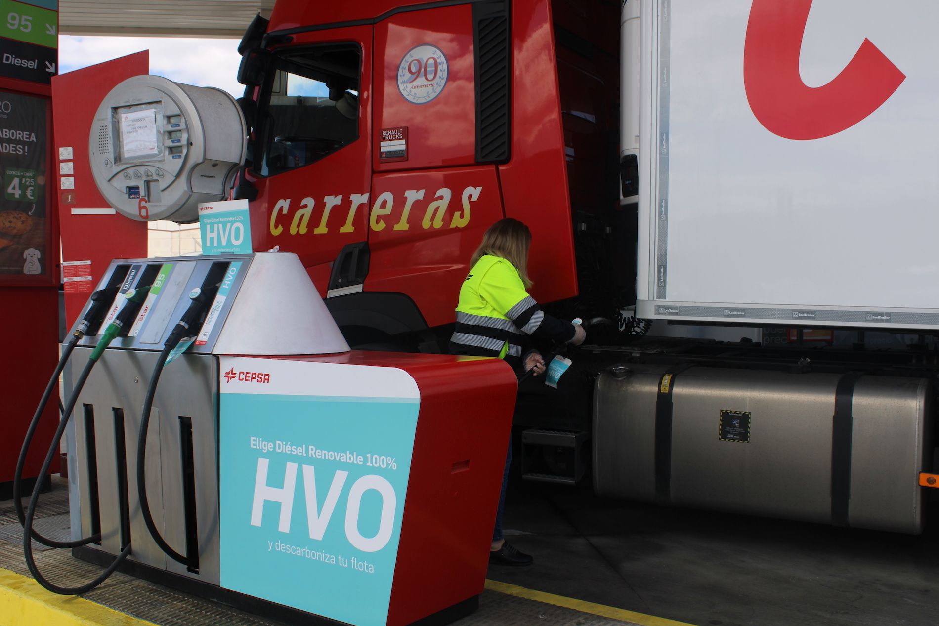 Repostaje Carreras diesel renovable HVO estacion Cepsa