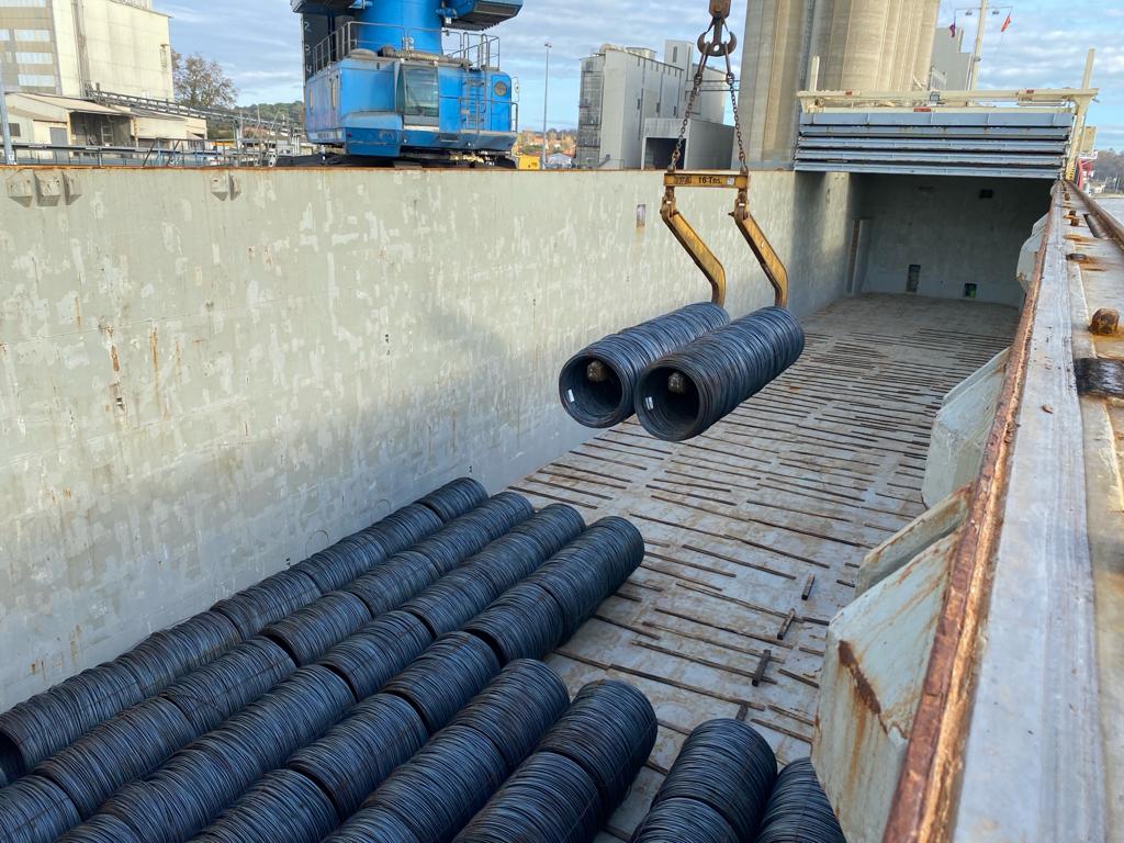 Berge productos siderurgicos puerto Bayona