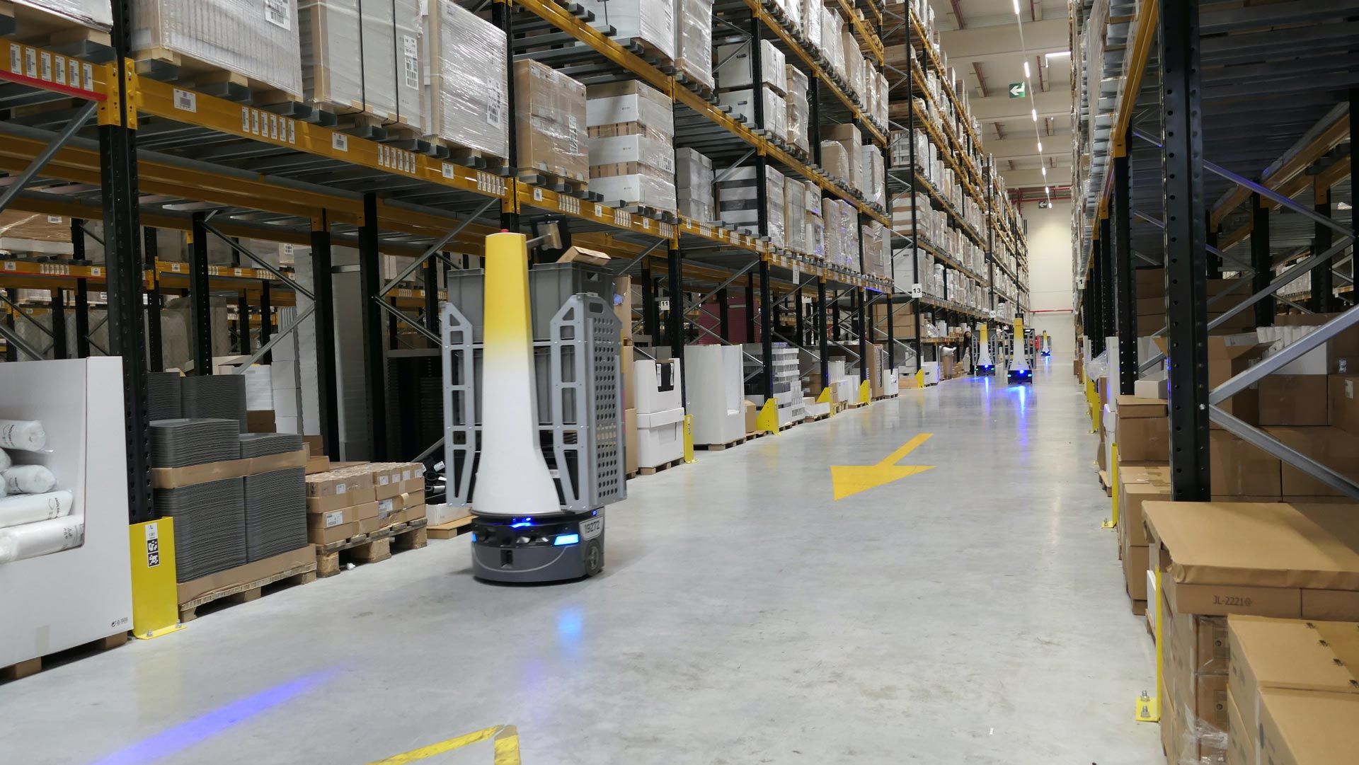 robots almacen DHL para Ikea