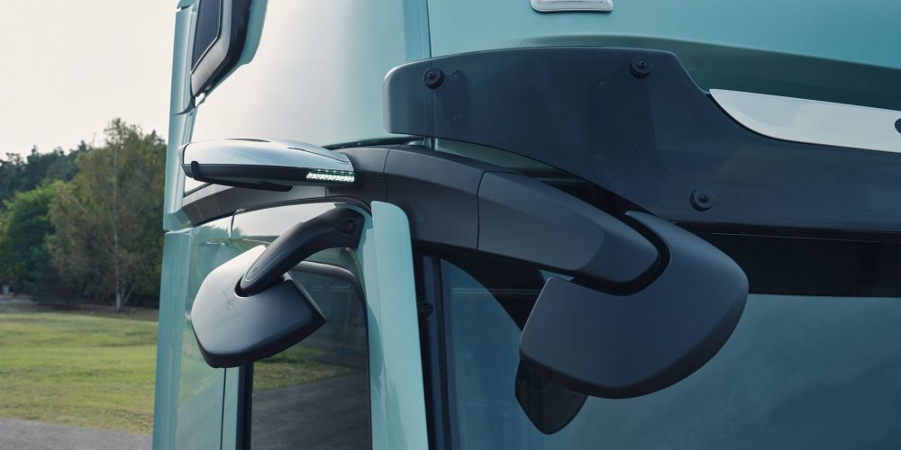 Los seis radares y cámaras cubren un ángulo de 270 grados alrededor del vehículo. Los seis radares y cámaras cubren un ángulo de 270 grados alrededor del vehículo.