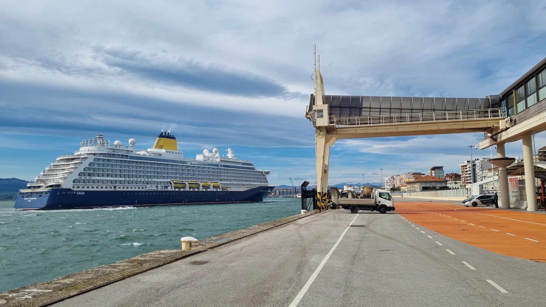 Crucero Spirit of Adventure puerto de Santander