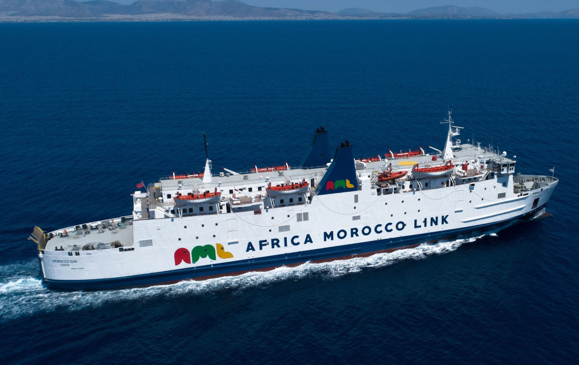 Africa Morocco Link cubre servicios desde Tánger a Algeciras y Tarifa.