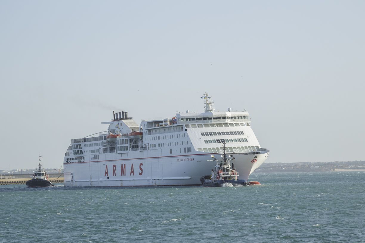 Ferry Volcan de Tinamar Trasmediterranea