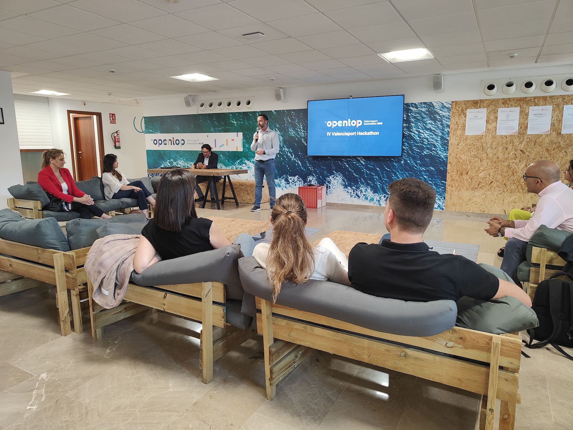 El principal premio es una dotación económica de 3.000 euros.