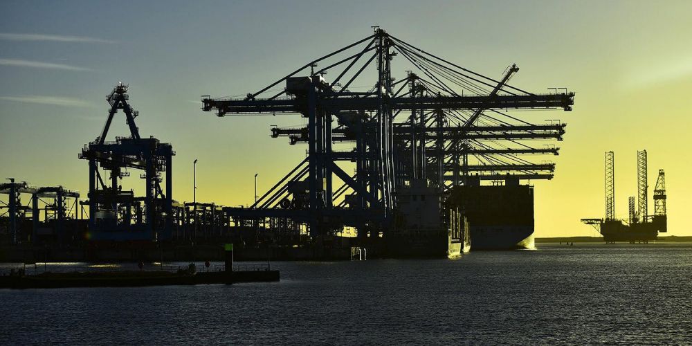 apmt terminal avond havenbedrijf rotterdam danny cornelissen juni 2020(1) apmt terminal avond havenbedrijf rotterdam danny cornelissen juni 2020(1)