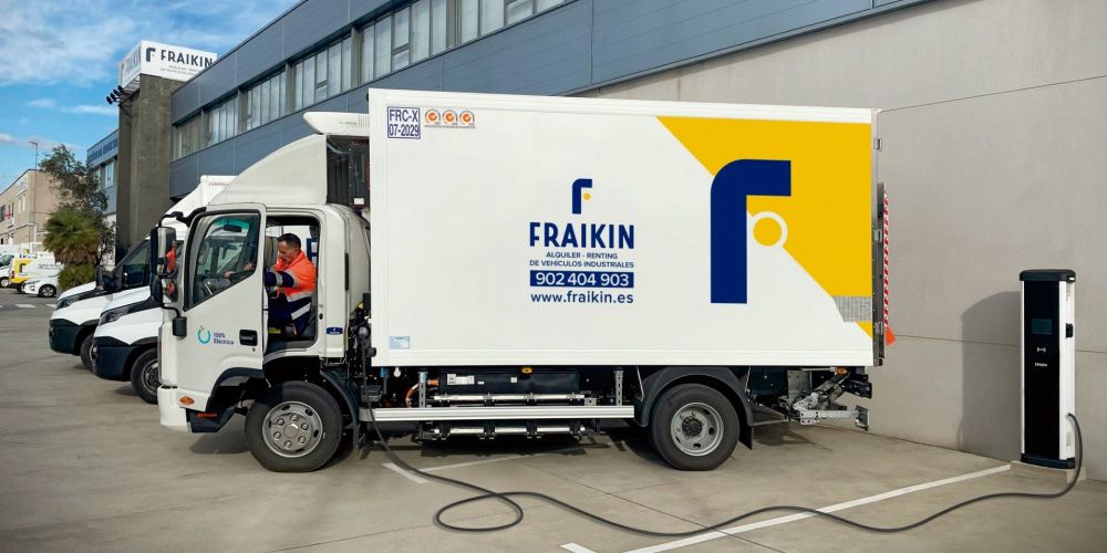 Fraikin camion electrico en carga Fraikin camion electrico en carga