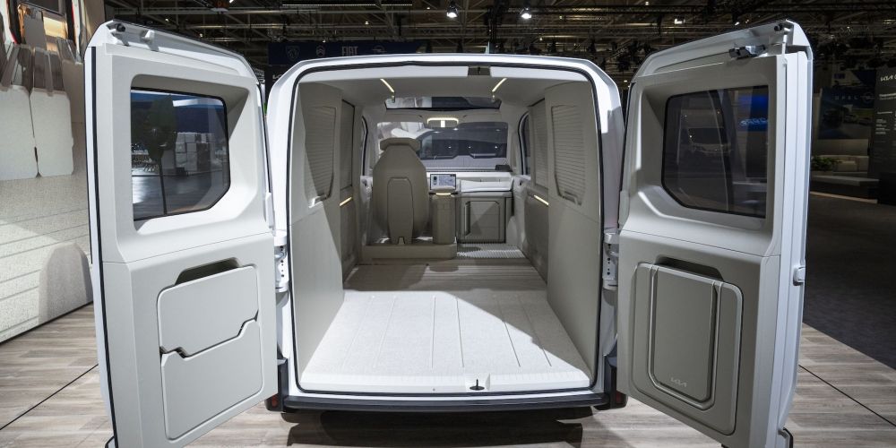 KIA PB V Hannover24 espacio carga. KIA PB V Hannover24 espacio carga.