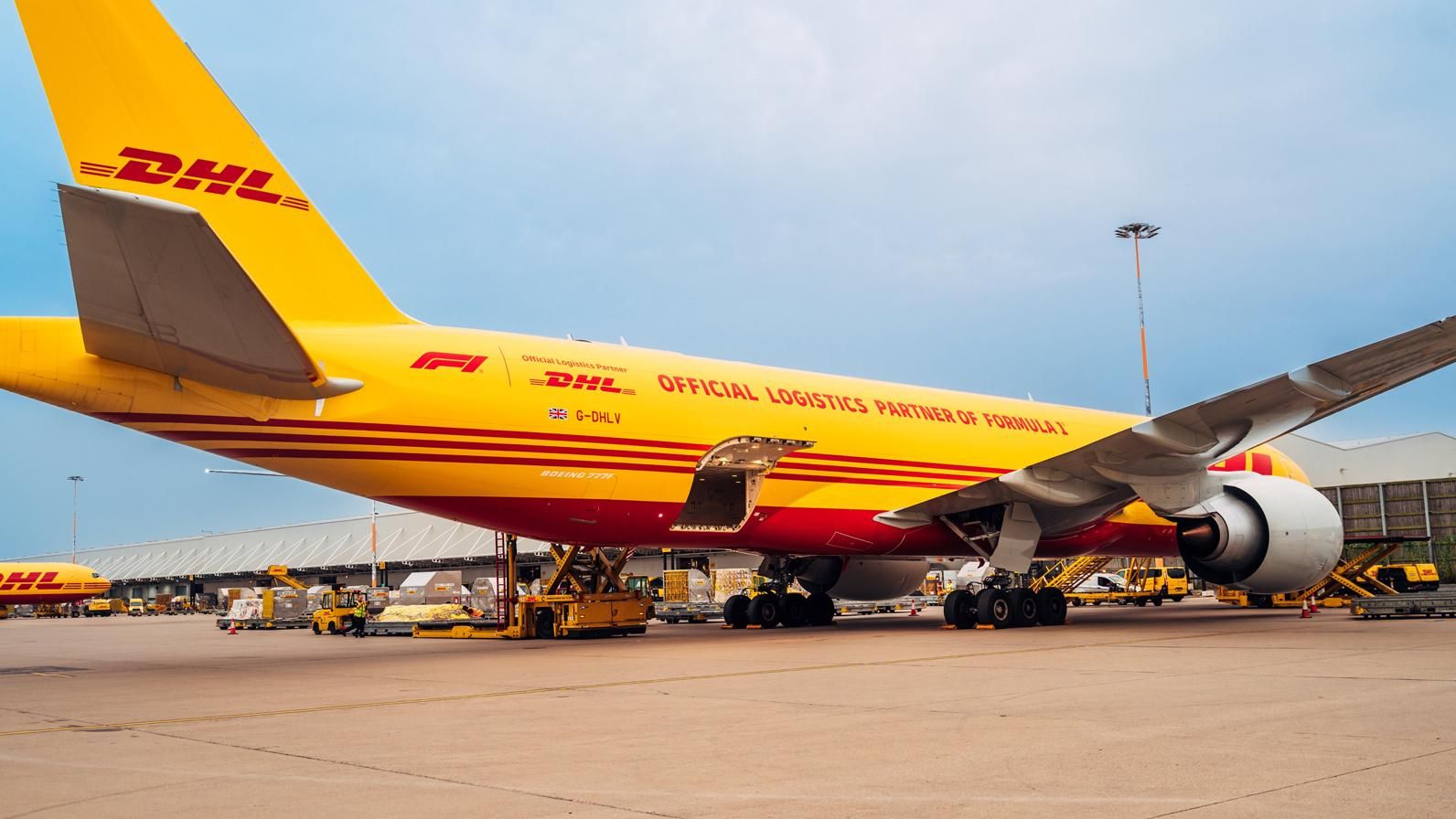 dhl avion formula 1