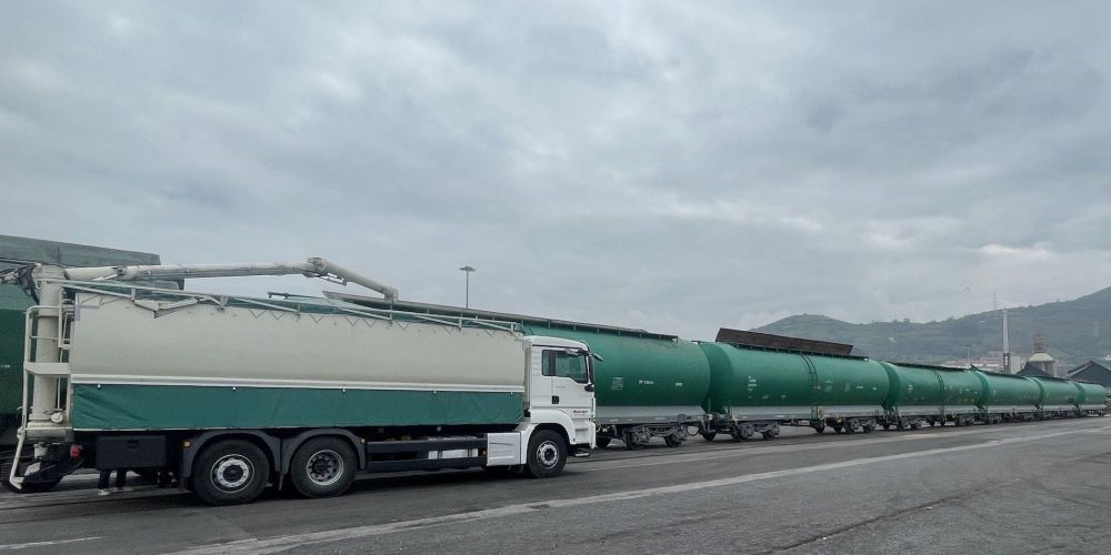 SLP servicio ferroviario graneles solidos puerto Bilbao SLP servicio ferroviario graneles solidos puerto Bilbao