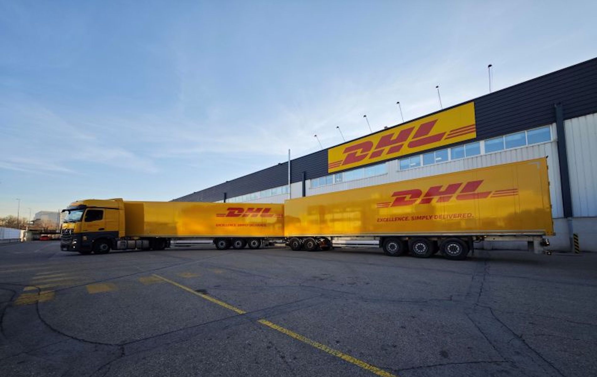 duotrailer DHL Freight