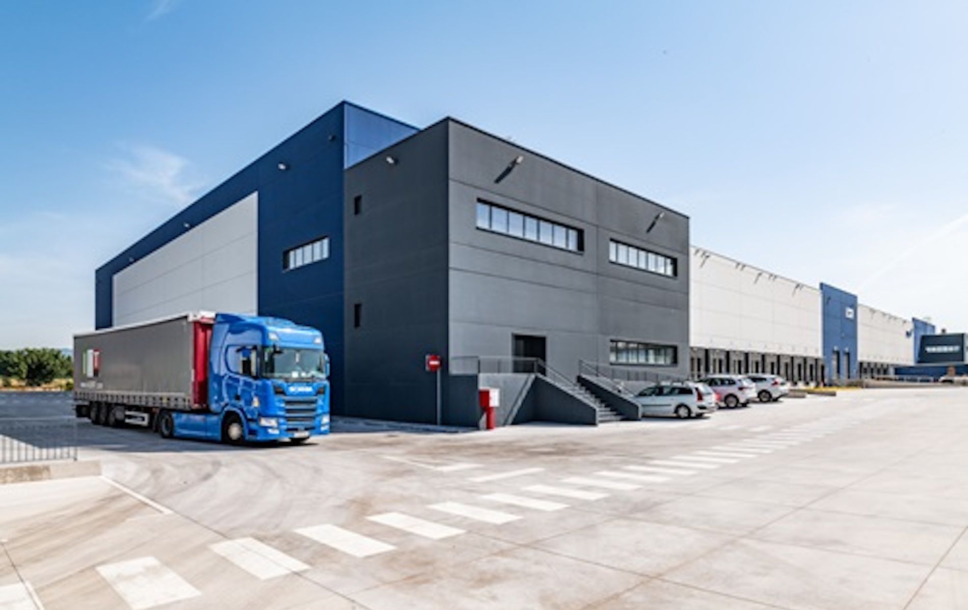 Los inmuebles adquiridos en España se encuentran ubicados en las primeras coronas de Madrid, Barcelona y Valencia.