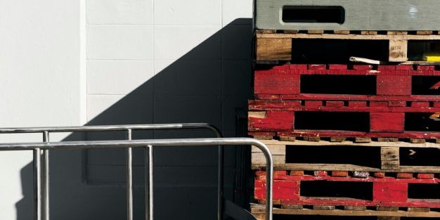 palets de madera apilados