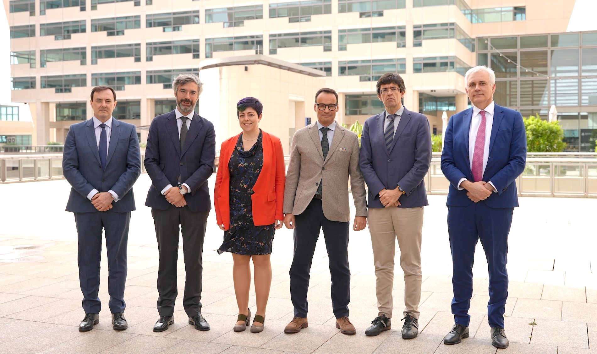 La comisión lleva a cabo el seguimiento, asesoramiento, coordinación y control de los trabajos.