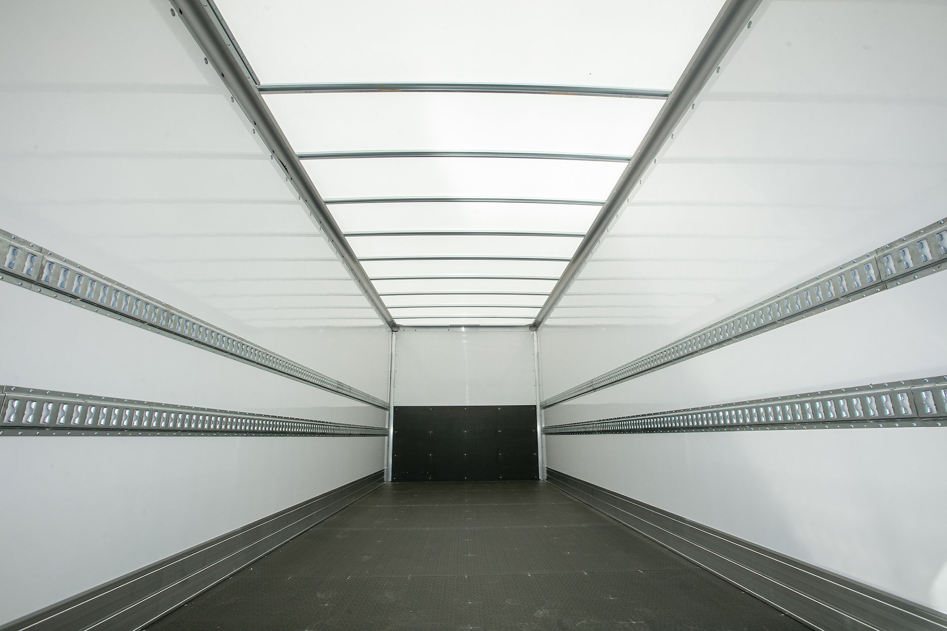 Interior de una carroceria de caja cerrada del proyecto Paccar Bodies.