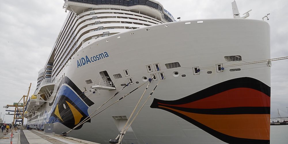 Crucero AidaCosma puerto Cadiz