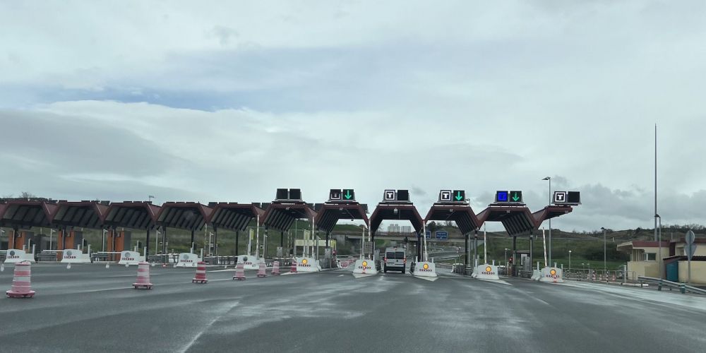 peaje autopista Burgos con furgoneta