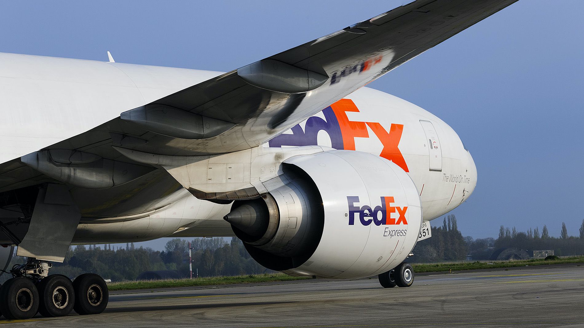 avion carga aerea FedEx