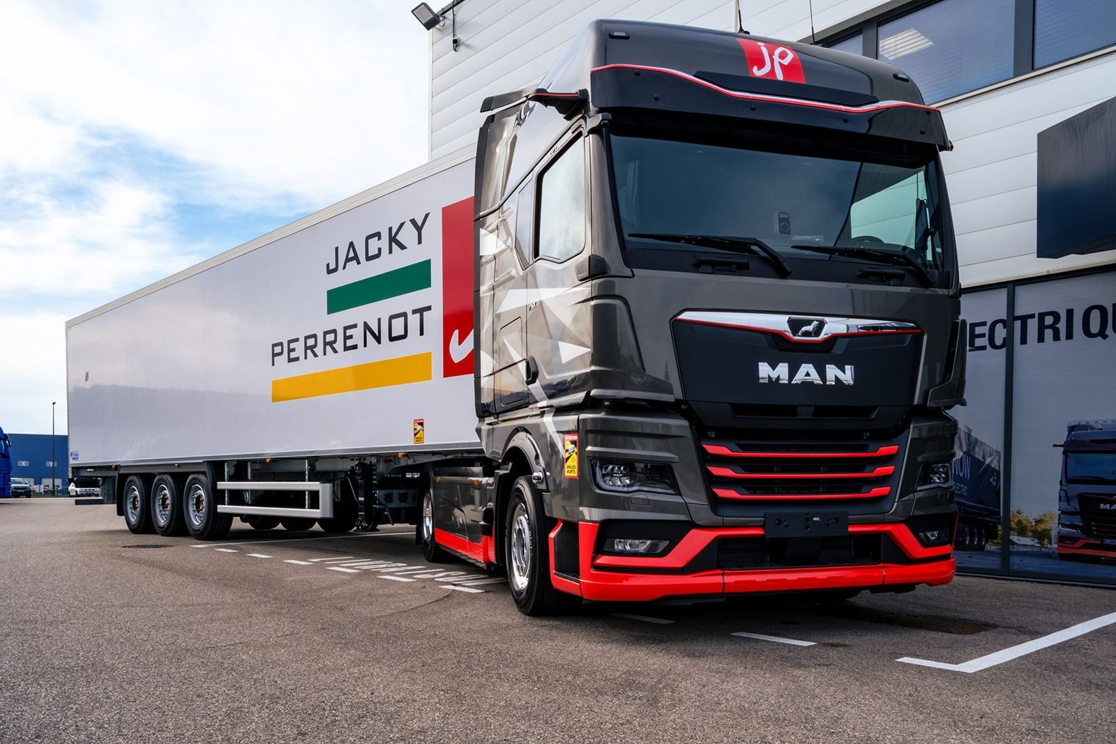 Camion electrico MAN eTGX para Jacky Perrenot