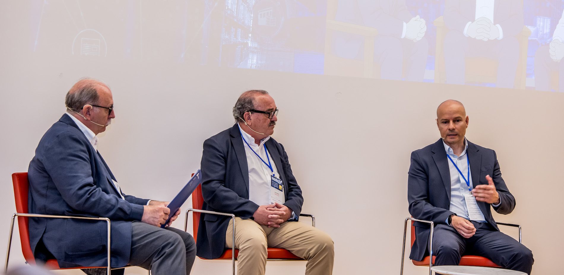 Digitaliza'25: Inteligencia artificial y transporte de mercancías, el caso de TransportLive y Transportes García de la Fuente Digitaliza'25: Inteligencia artificial y transporte de mercancías, el caso de TransportLive y Transportes García de la Fuente