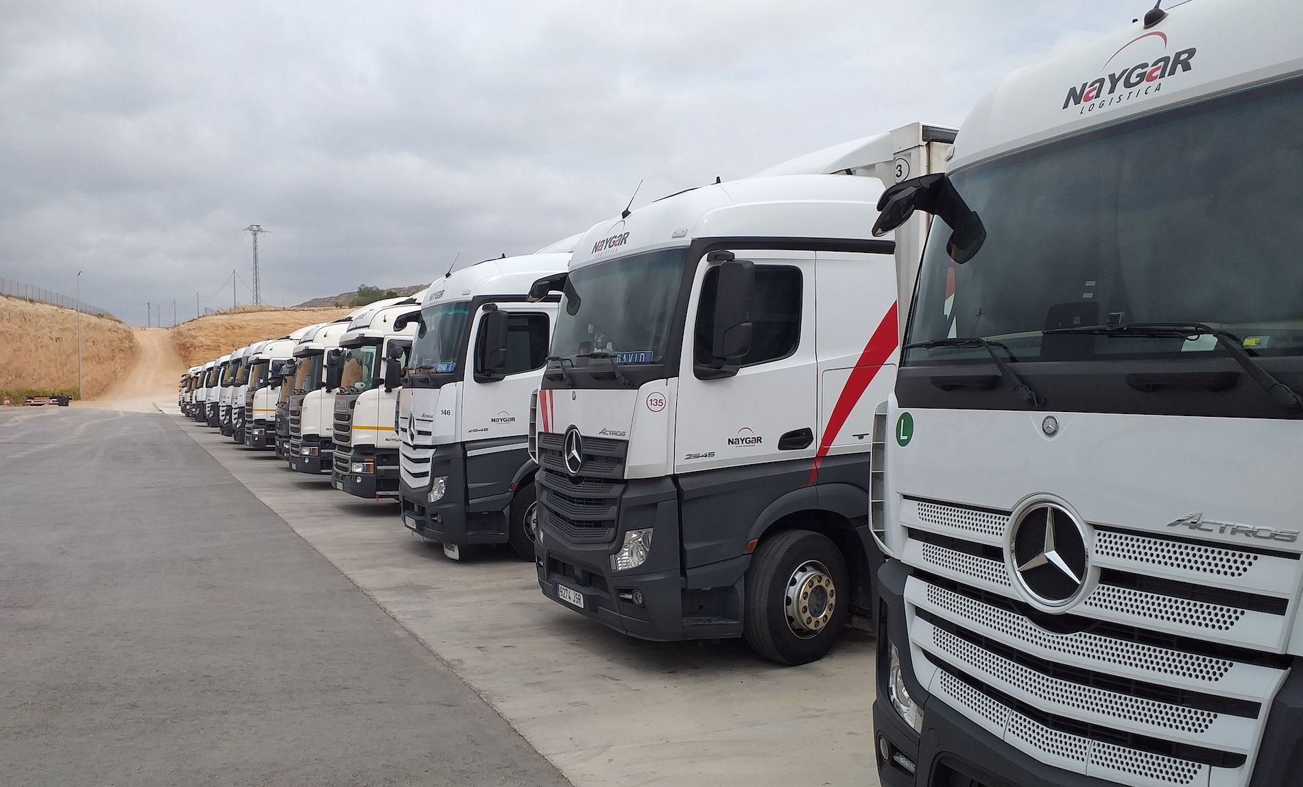 Transportes y Tránsitos Navarro y García cuenta con una flota de unas cincuenta unidades.