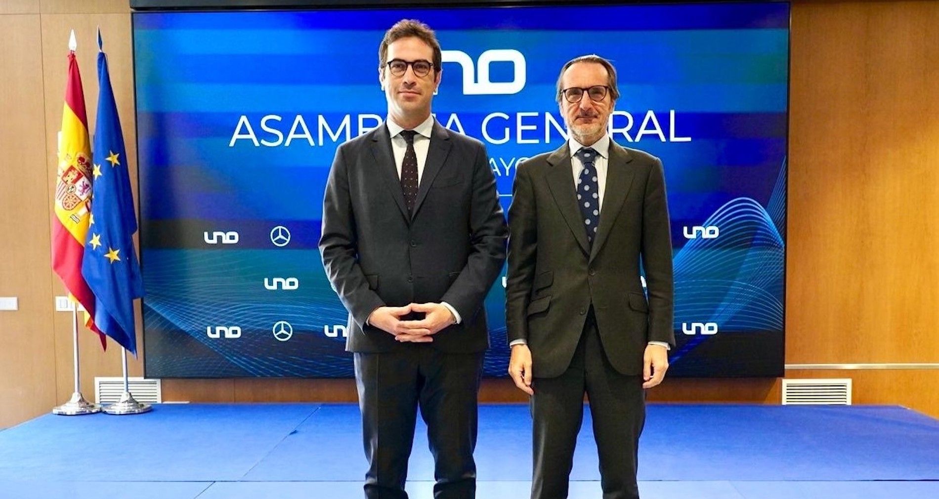 El ministro de Economia Carlos Cuerpo y Francisco Aranda