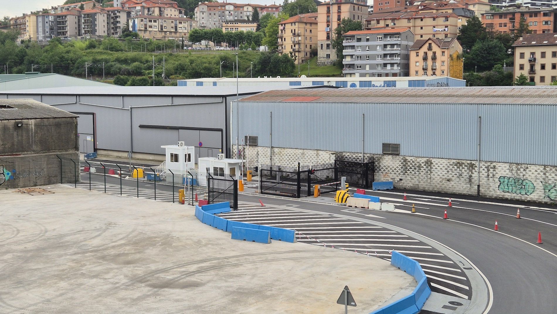 accesos puerto pasajes