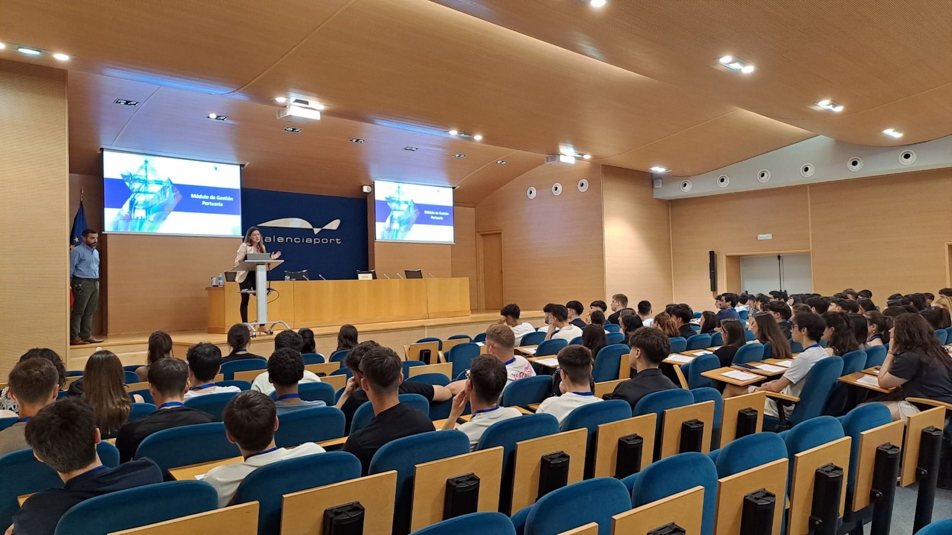 La institución desarrolla la cuarta edición de la FP de Grado superior de Comercio Internacional con Especialización logístico-portuaria.