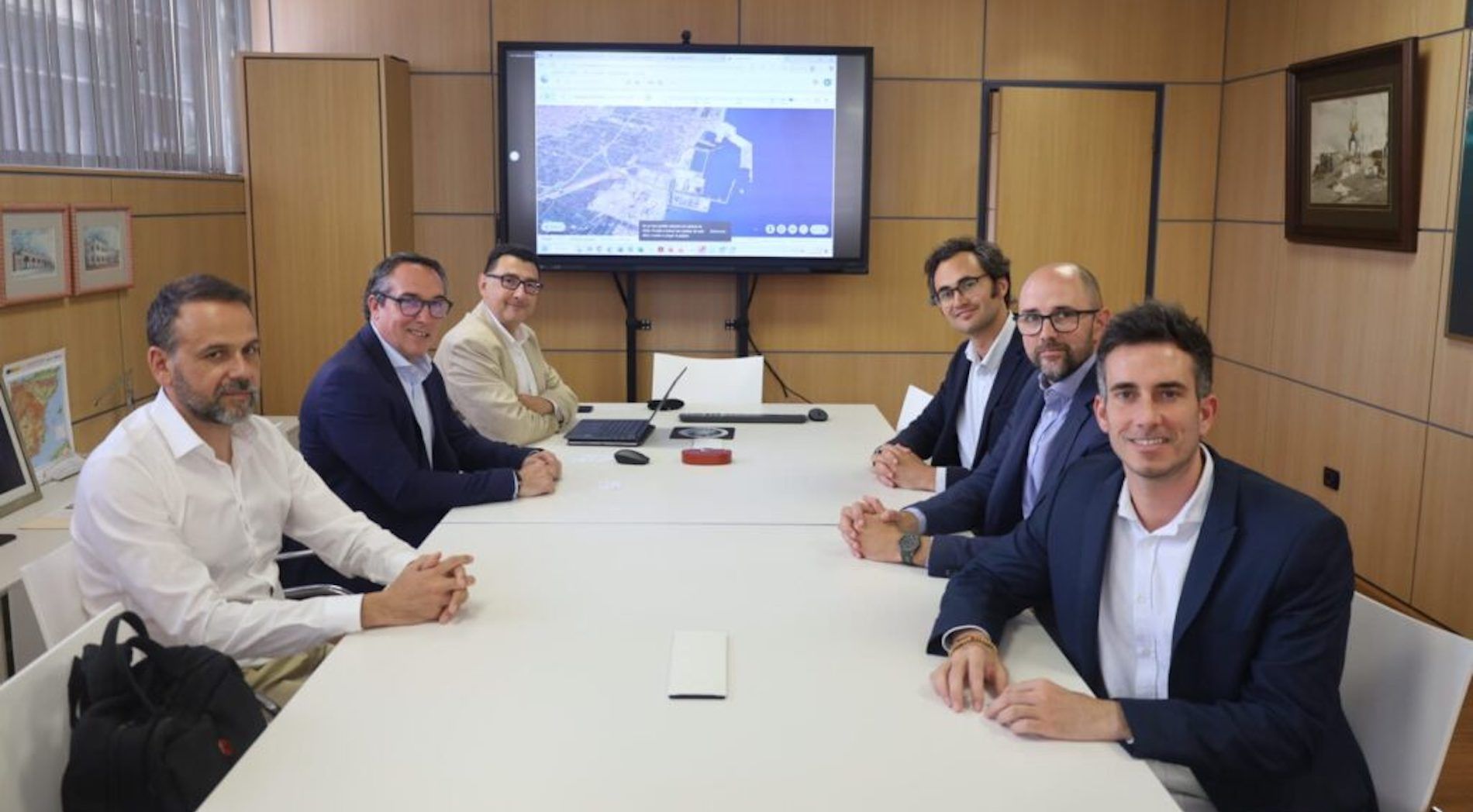 reunion puerto Castellon Qair proyecto eolico