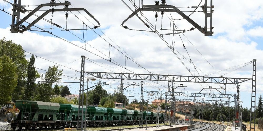 Catenaria transporte ferroviario vias