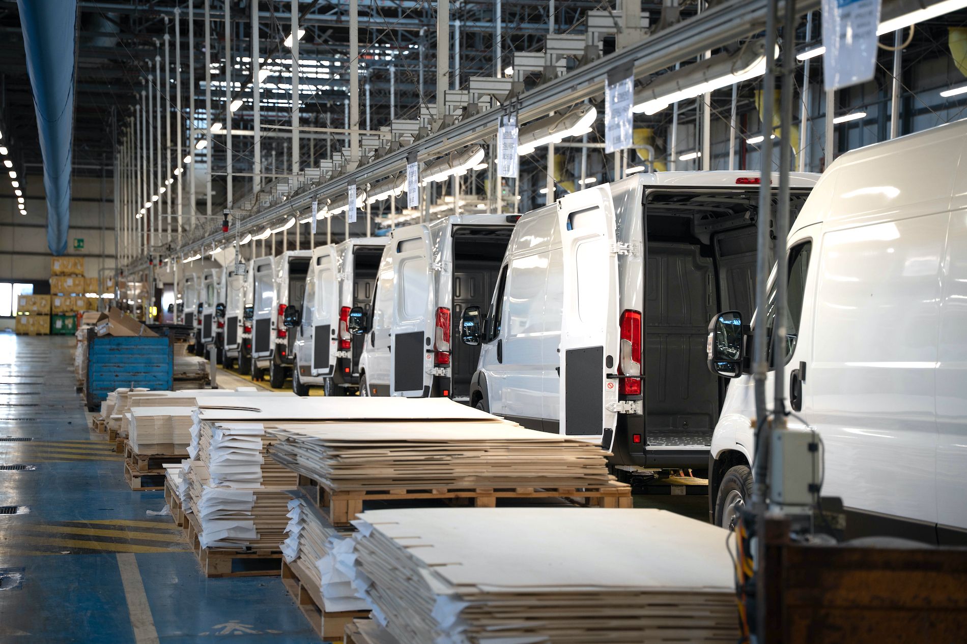 cadena de montaje planta Italia Atessa Stellantis Fiat furgonetas