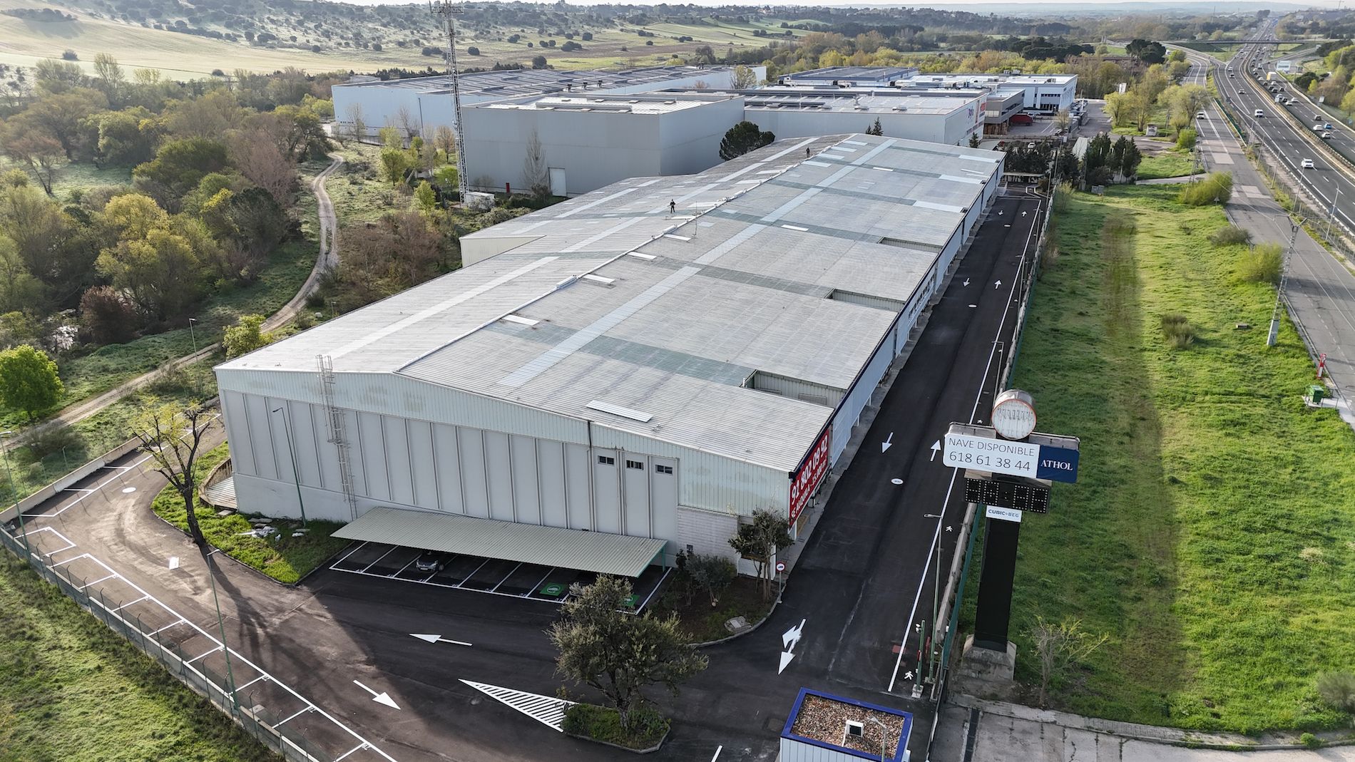 Disponible para alquiler o venta.