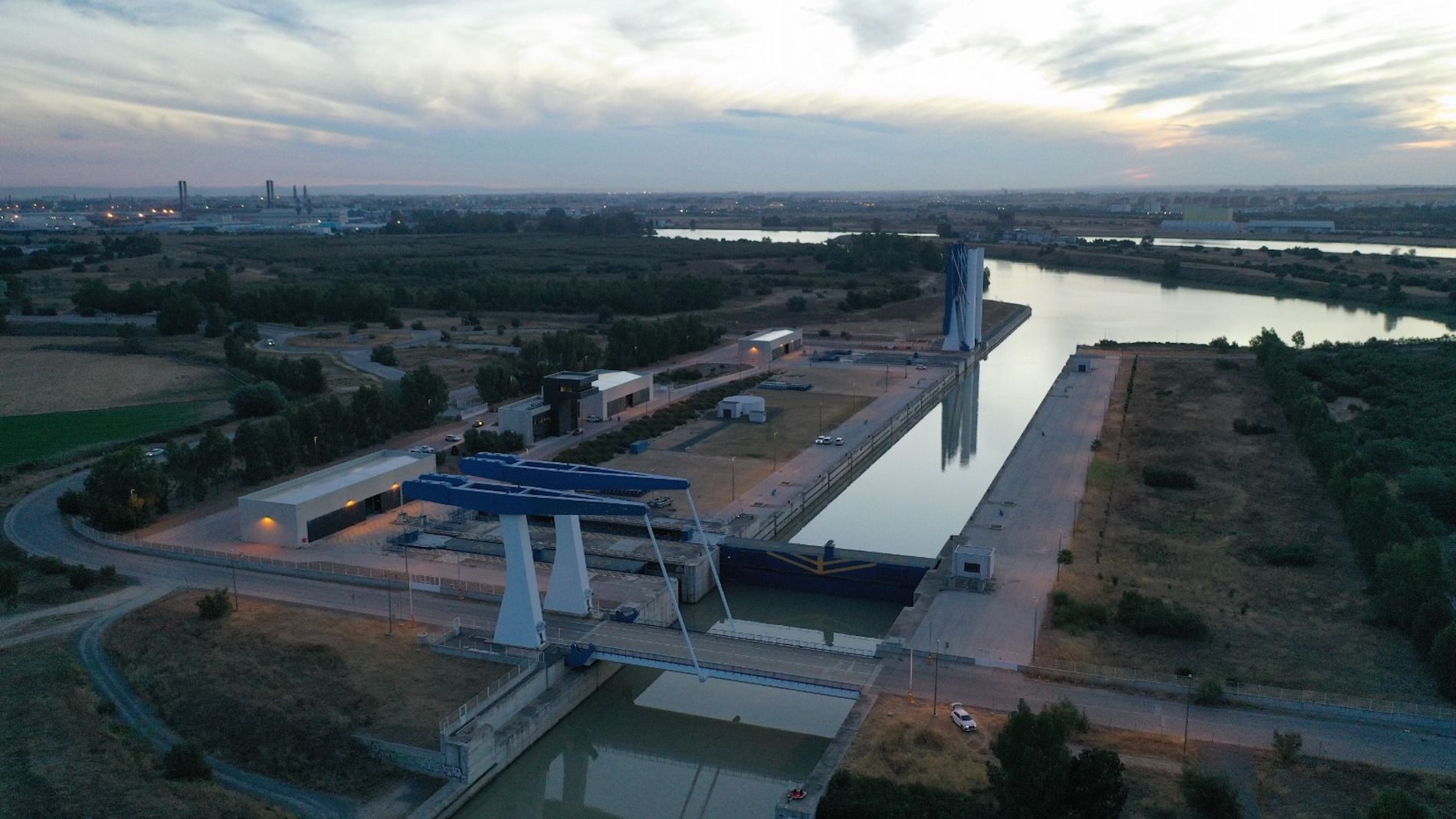 esclusa puerto sevilla
