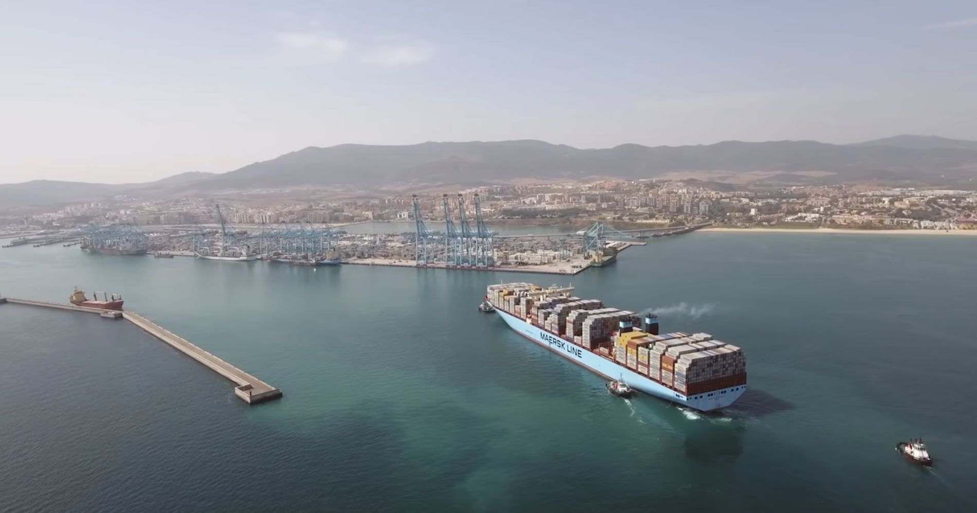 llegada portacontenedores Maersk terminal APM Algeciras llegada portacontenedores Maersk terminal APM Algeciras