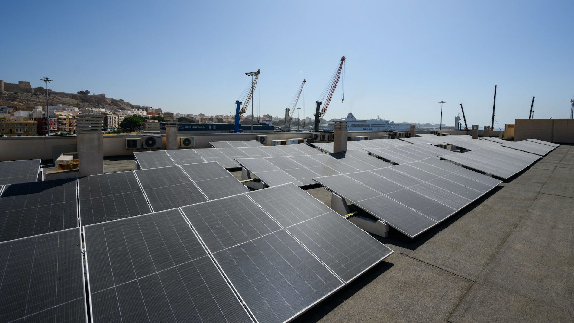 placas solares PIF puerto Almeria