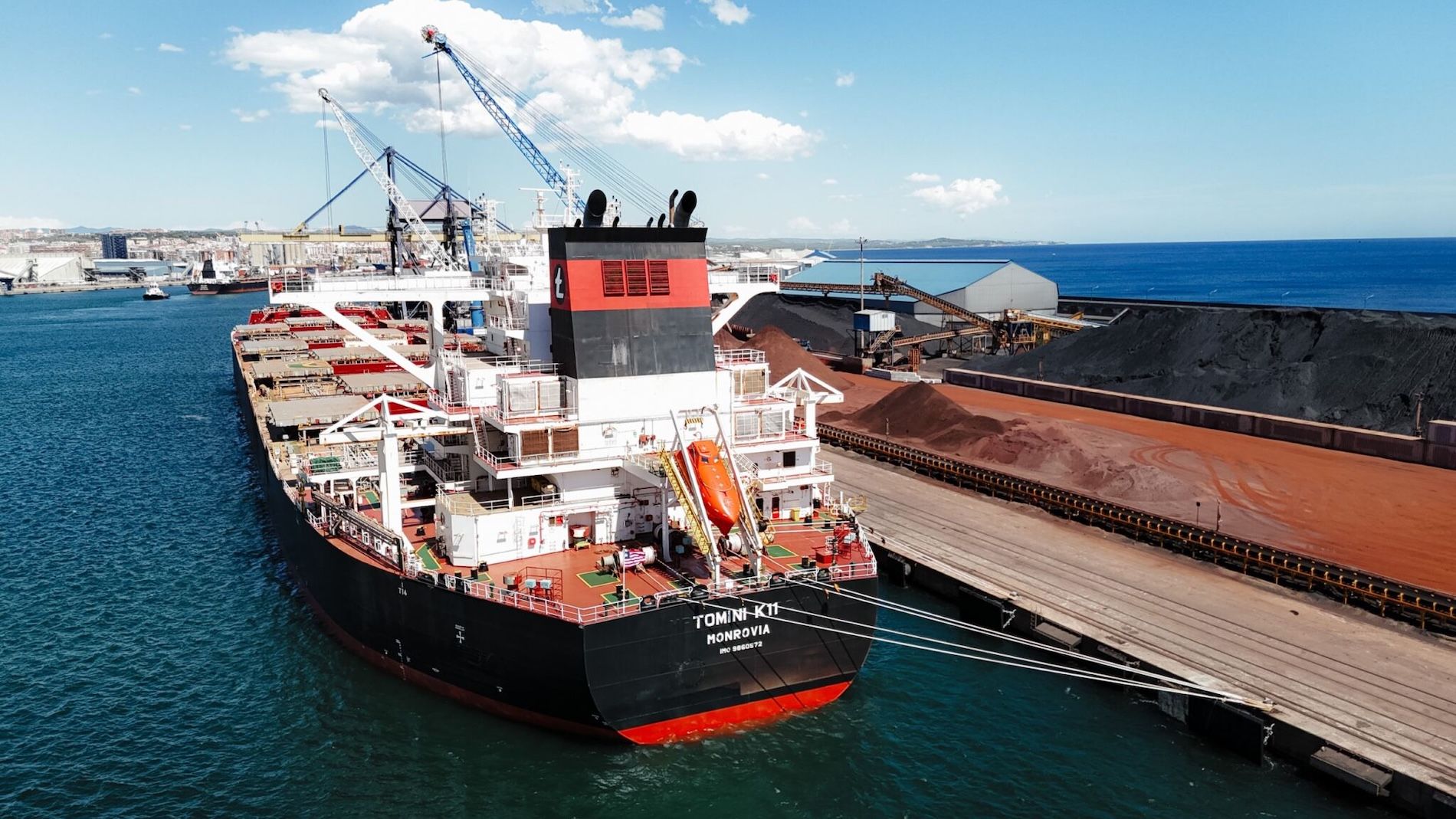 La llegada de mineral de hierro en grandes volúmenes demuestra que el puerto está preparado por gestionar operaciones complejas.